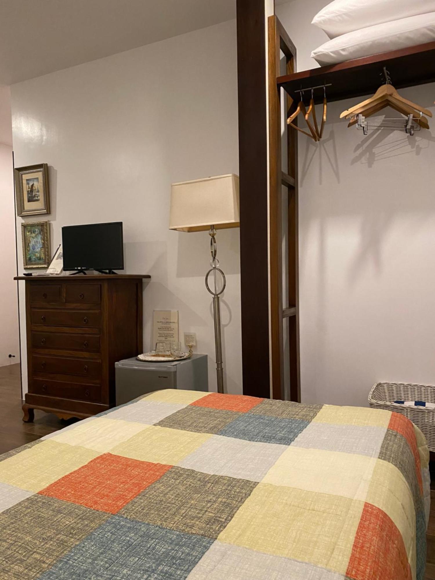Balai Benedicere Bed & Breakfast Bacnotan Екстериор снимка